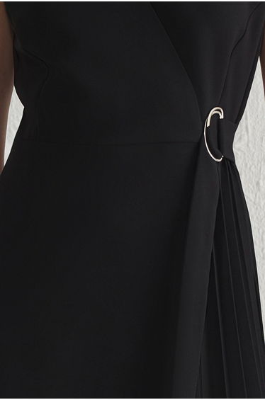 Black Pleated Midi Woven Dress with Opening Waist Skirt product thumbnail 4
