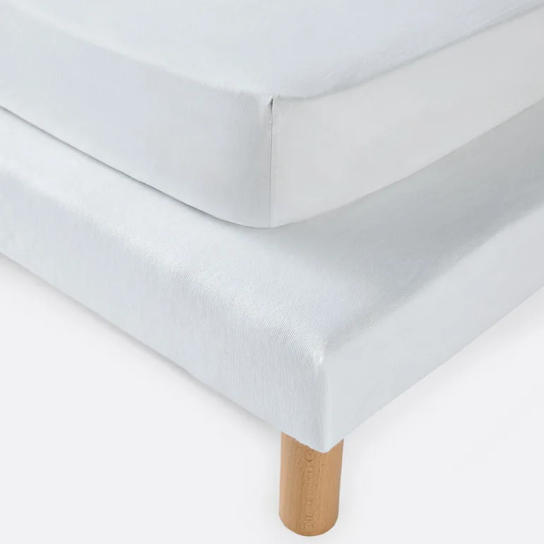 Cover-Shaped Bed Skirt in Non-Woven Polyester