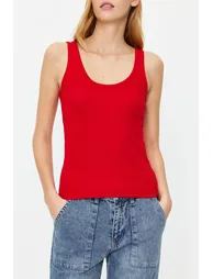 Red Fitted Pool Neck Ribbed Stretchy Knitted Undershirt - 2