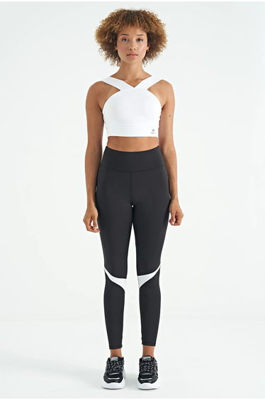 TOMMY Women's Cropped Sleeveless V-neck Sports Top
