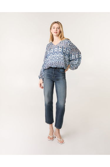 Abstract Pritned V Neck Puffball Top