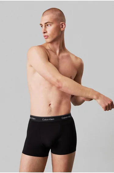 سروال داخلي كالفن كلاين باللون الأسود