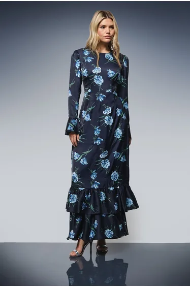 فستان ماكسي ساتان بحواف بكشكش نزدوج بطبعة