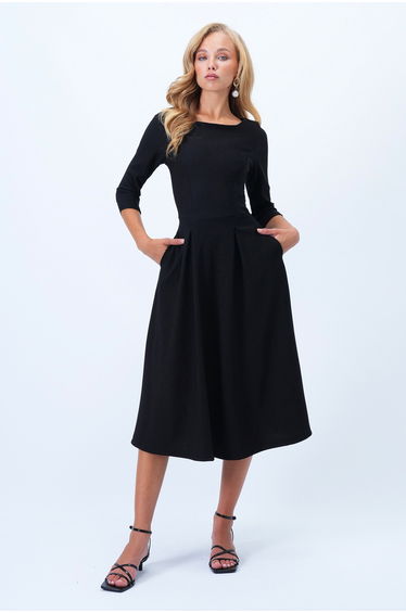 Women's Black Boat Neck Three Quarter Sleeve Pleat Detailed Double Pocket Midi Length Flared Dress