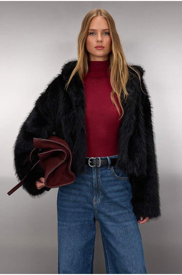 Black Oversize Mold Hooded Fur Coat