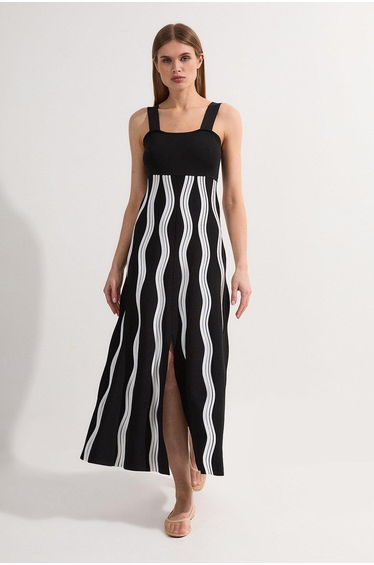 Contrast Wave Knit A-Line Strappy Dress With Fringing