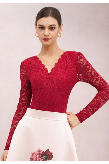 Scallop-Trim Floral Lace Long Sleeve Bodysuit in Red