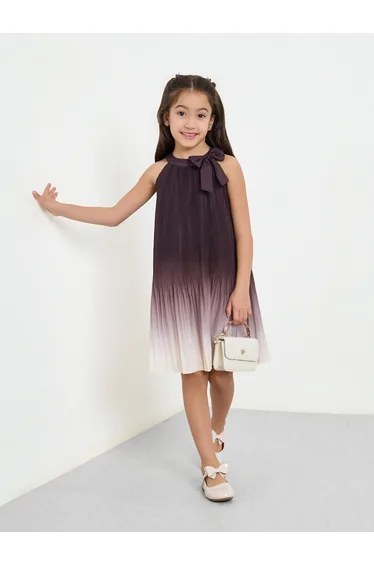 فستان متعدد الألوان