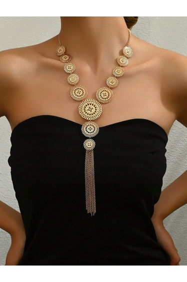Women Metal Texture Hollow Carved Necklace