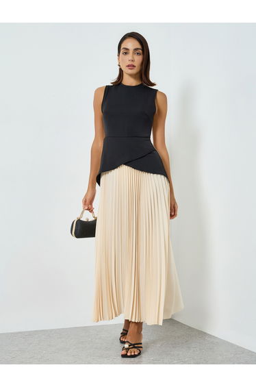 Women Solid Sleeveless Pleated Detail Midi Dress