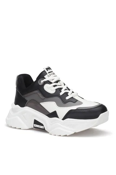 Sneakers - Black - Flat