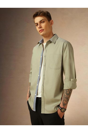 Men Solid Button Down Collar Casual Shirt