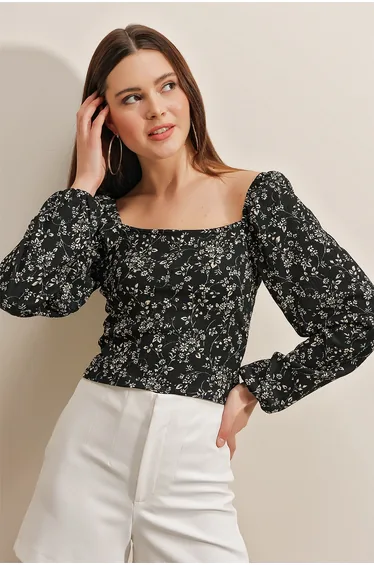 Blouse - Black - Fitted