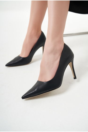 Mizalle Leather Stiletto