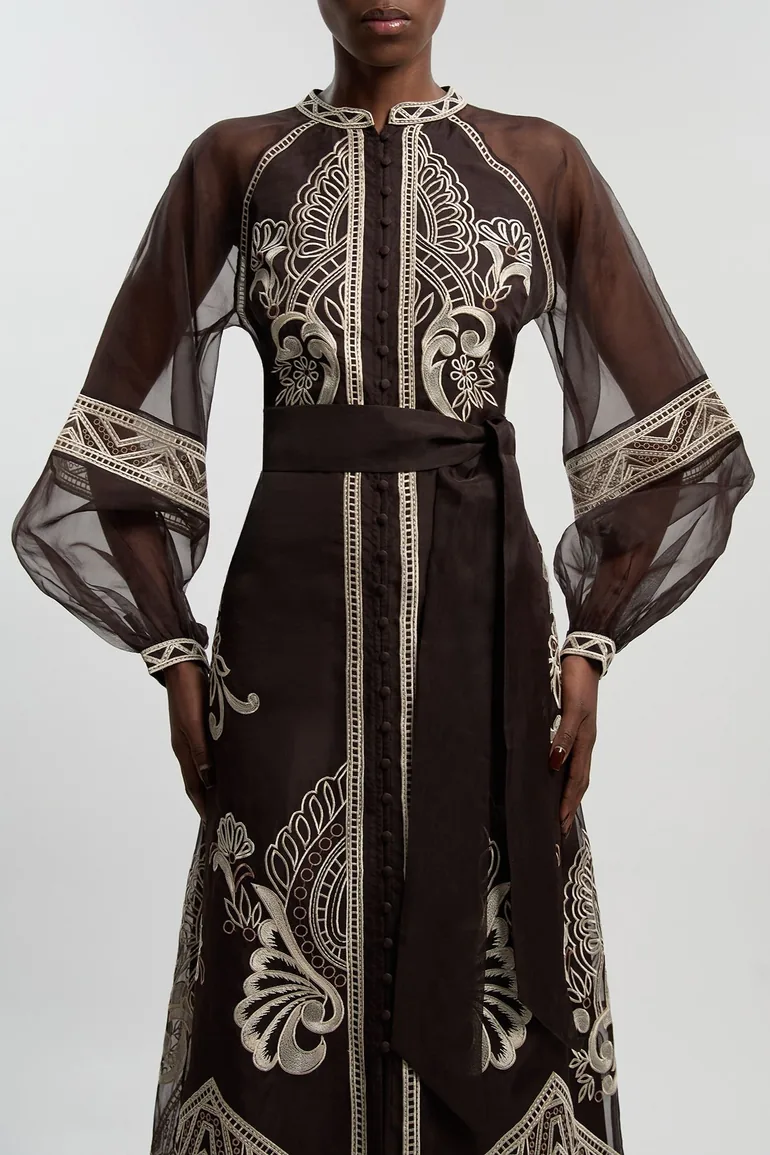 فستان قطن شفاف بأكمام منفوخة بتطريز - 2