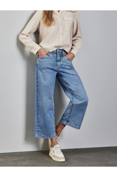 Women Mid Rise Straight Leg Cropped Jeans