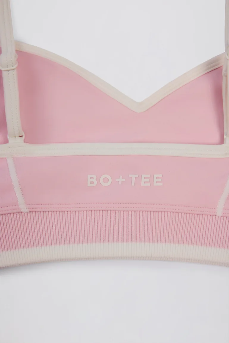 Soft Active Sweetheart-Neck Contrast Sports Bra in Powder Pink - 5