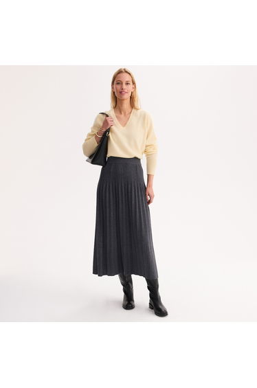 Pleated Knitted Midi Skirt