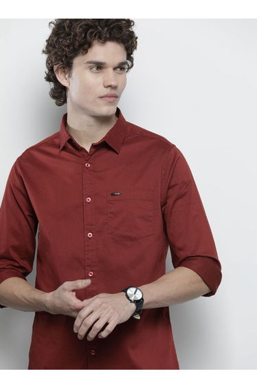 Men Maroon Slim Fit Solid Casual Shirt