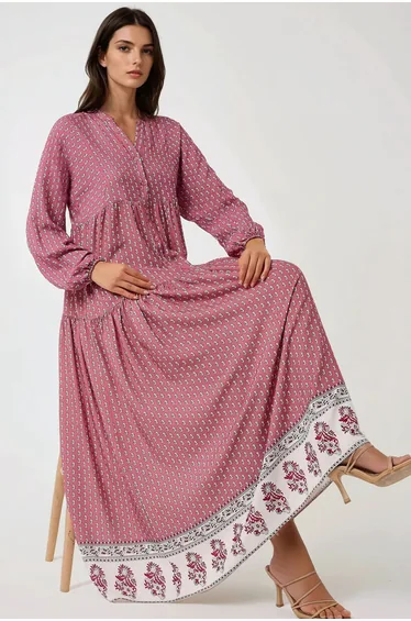 فستان ماكسي بياقة V بطبعة