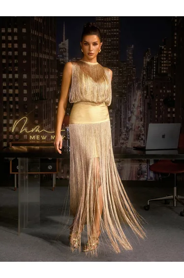 Shop Graduation Prom Dresses Online: Elegant Women's Gowns & Outfits for  Graduation in Saudi