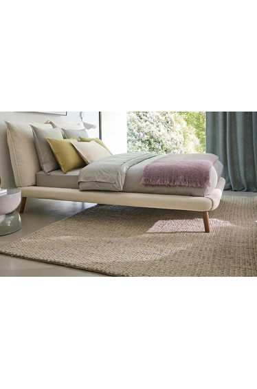 Belvini Curtain in Fleece with Hidden Legs