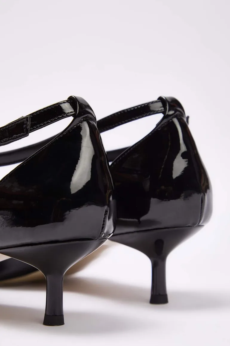Black t-strap pointed toe women's kitten heel shoes - 7