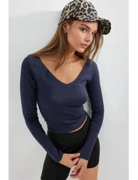 BUSEM V-Neck Long Sleeve Fitted Blouse - 2