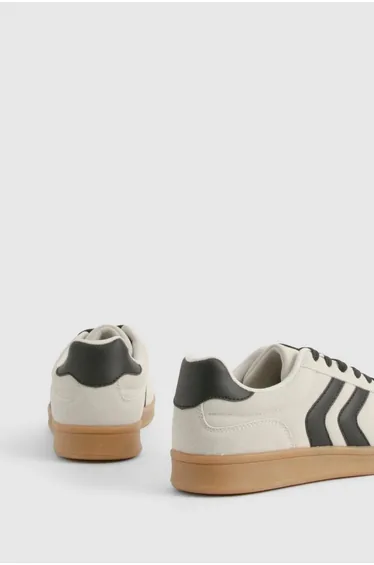 حذاء رياضي (سنيكرز) بوهو باللون البيج