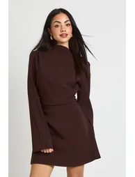 فستان بياقة عالية مزموم بأكمام طويلة - بني