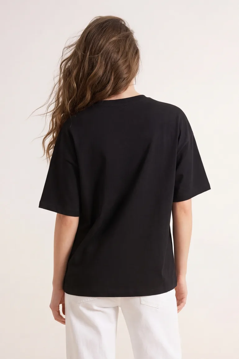Black Oversized /Wide Fit Accessory Detail Long 30/2 Combed Single Jersey Knitted T-Shirt - 6