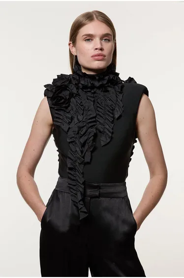 بلوزة محبوكة بنمط شرائح مزينة بأزهار - أسود 