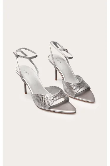 حذاء كعب عالي بريتي ليتل ثينق باللون الفضي