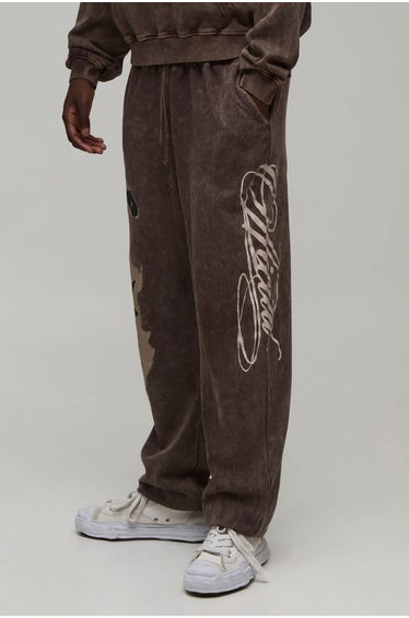 Straight Fit Scorpion Cuffed Jogger - brown
