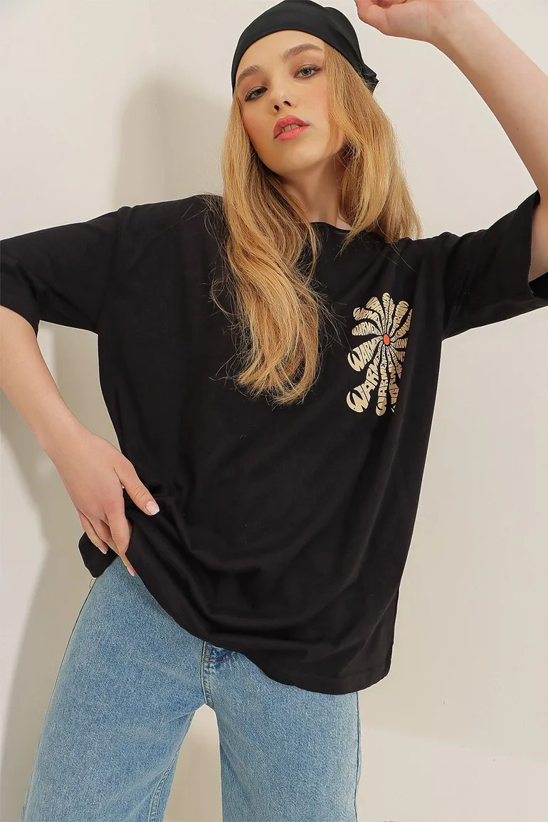 T-Shirt - Black - Oversize - 2