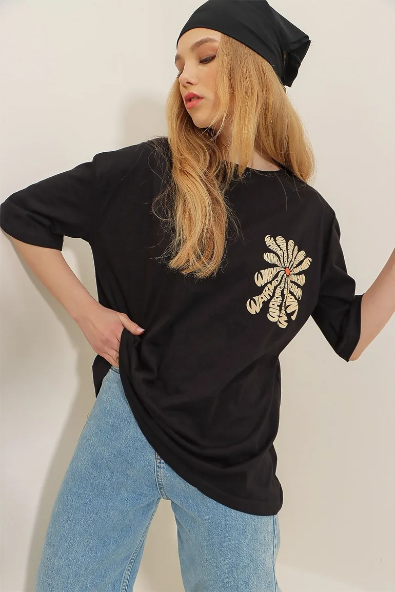 T-Shirt - Black - Oversize - 1