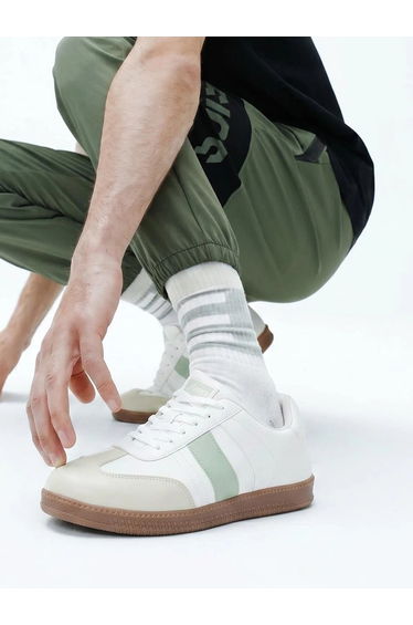 Men Panelled Sneakers