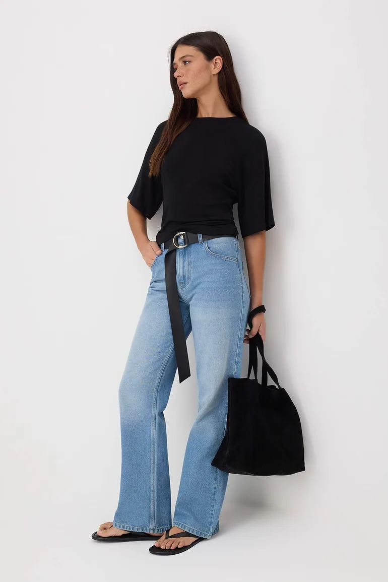 Black Fitted Low-Sleeve Three-Quarter Soft Knitted T-Shirt