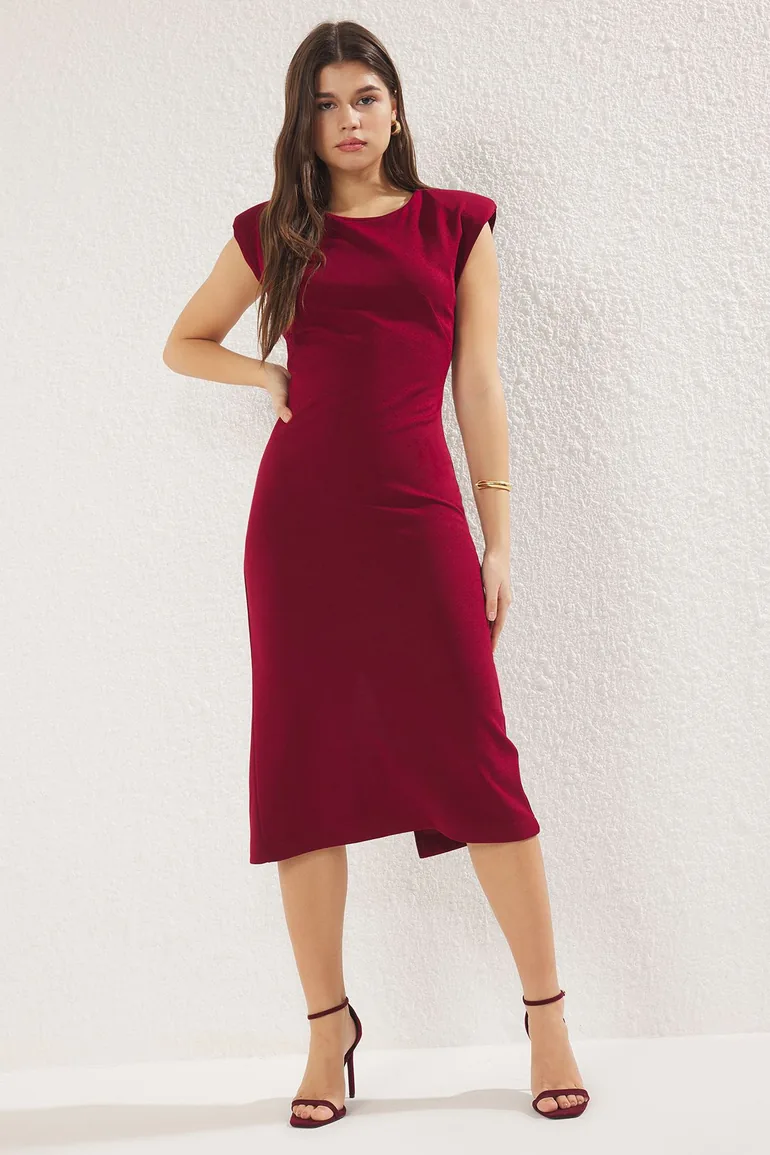 Claret Red Fitted/Fits Body Padded Flexible Midi Knit Dress Trendyol Red : Evening Dresses : VogaCloset Iraq Claret Red Fitted/Fits Body Padded Flexible Midi Knit Dress Trendyol Red : Evening Dresses : VogaCloset Iraq