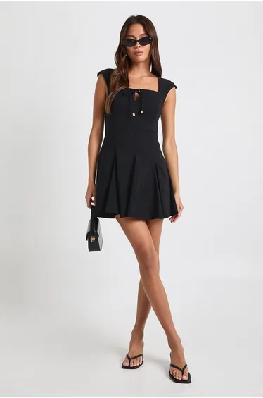 فستان بربطة صدر - أسود