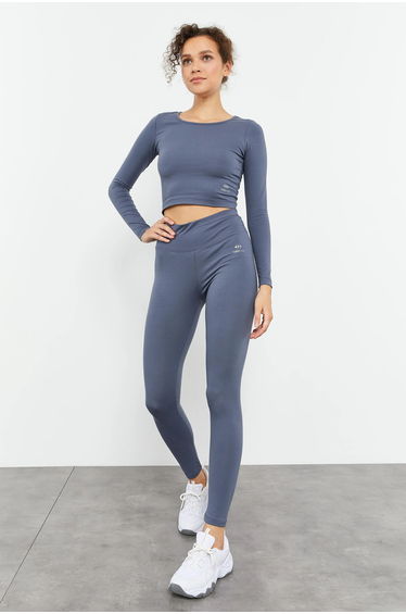 TOMMY Slim-Fit Long Sleeve Crop Top