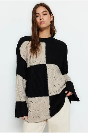 Black Color Block Knitted Knitwear with Openwork/Perforated Sweaters