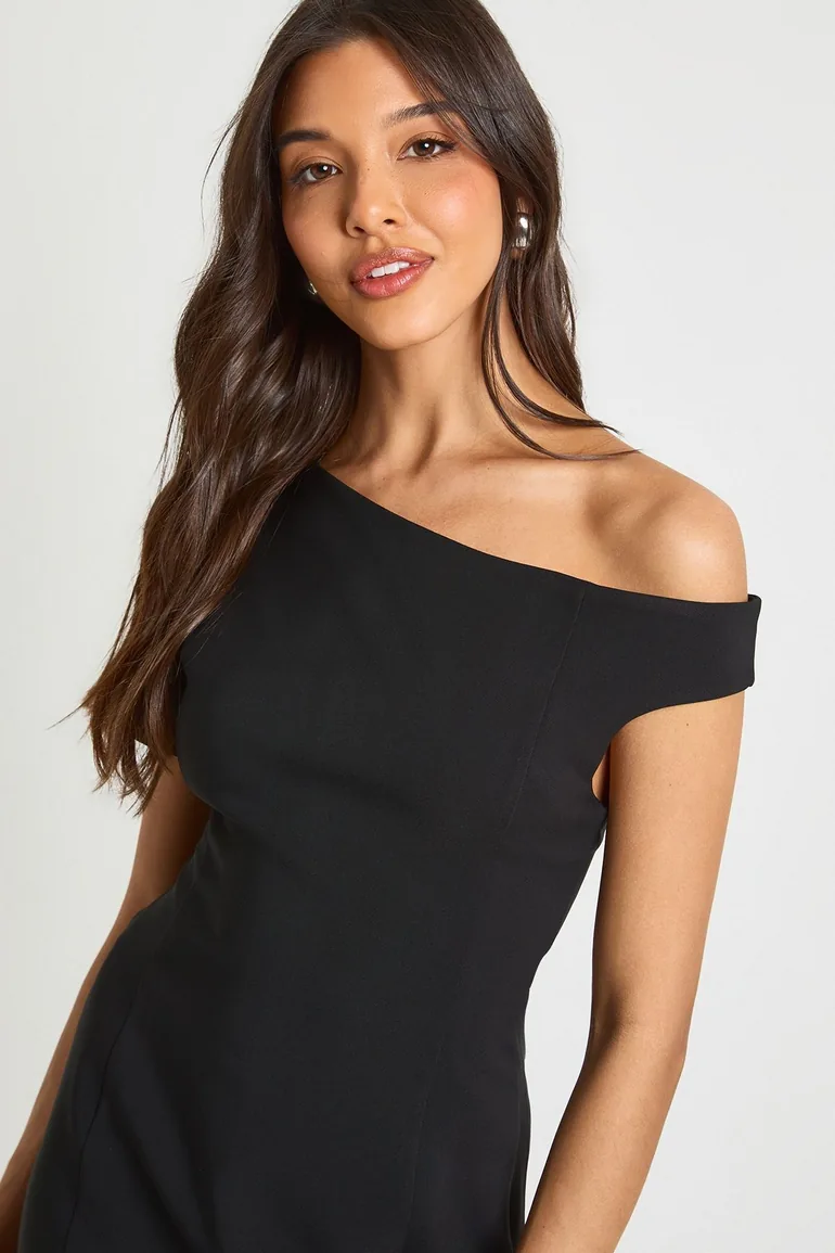 Off Shoulder Seam Detail Mini Dress - black Boohoo Black : Party Dresses :  VogaCloset Oman