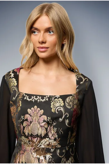 فستان قصير بتصميم بشكل A بأكمام بلوسون