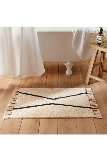 سجادة حمام بزخرفة نافرة