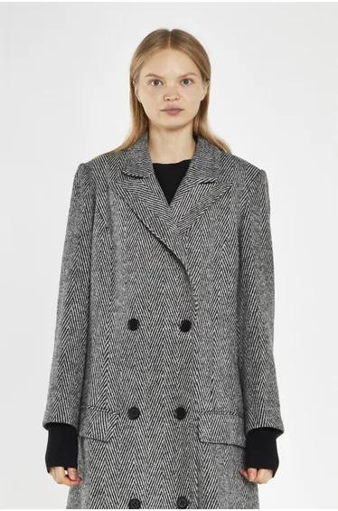 معطف بأزرار مزدوجة بياقة قميص