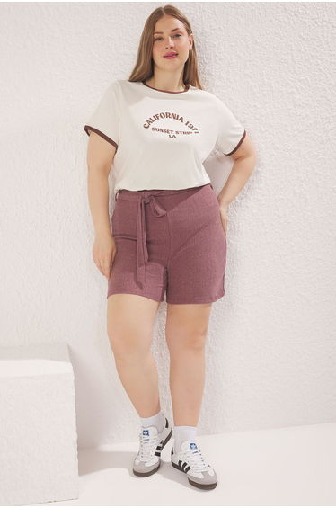 Burgundy Waist Belt Detail Crepe Textured Fabric Knitting Plus Size Shorts&Bermudas