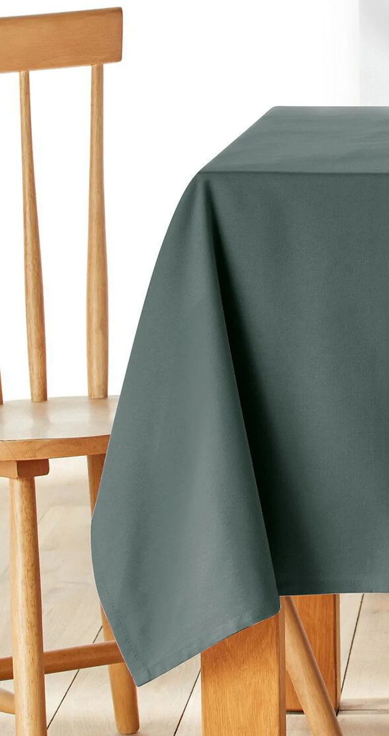 مفرش طاولة قطن مضاد للبقع