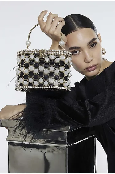 حقيبة كلتش مزينة باللؤلؤ - ذهبي