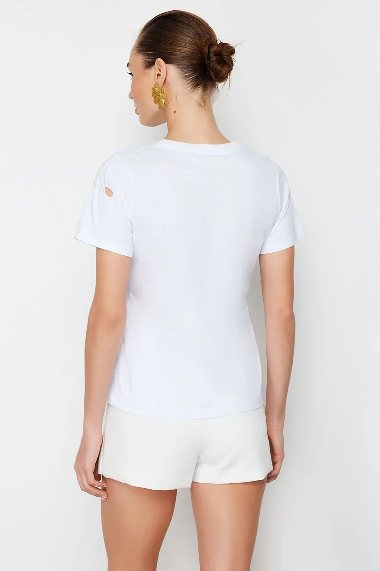 White Embroidered Basic/Regular Pattern Knitted T-Shirt - 4